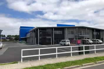 170M2 OFFICE AT MEGA CENTRE