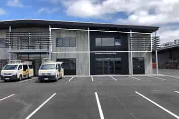 170M2 OFFICE AT MEGA CENTRE