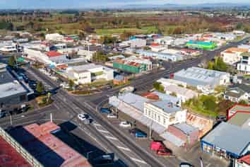 Large workshop off main street - for lease