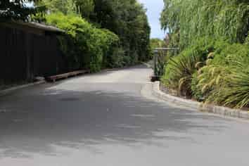 8 Glen Bridge Lane, Harewood