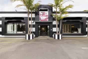 King and Teppett are on the move!