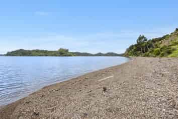 250 Paroa Bay Road, Russell