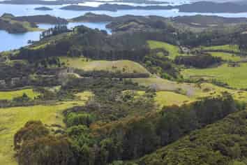 250 Paroa Bay Road, Russell