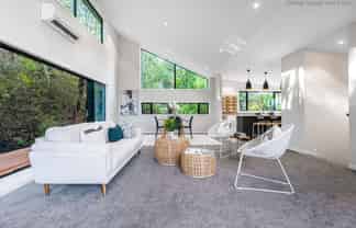 130 Waiheke Road, Onetangi