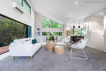 130 Waiheke Road, Onetangi