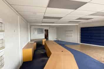 High profile Birkenhead retail   