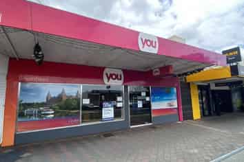 High profile Birkenhead retail   