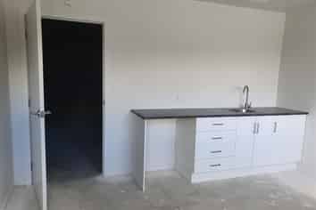 New Bell Block Workshop For Lease