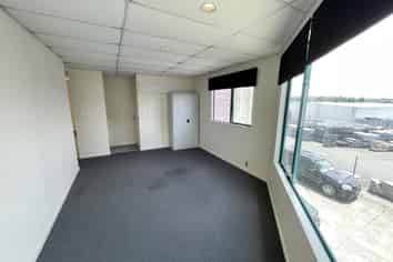 Functional Henderson Office