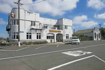 The Nightcaps Hotel Is for Sale