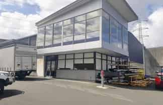Warehouse + office in the heart of East Tamaki