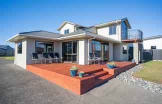 35 Lawson Burrows Crescent, Te Anau