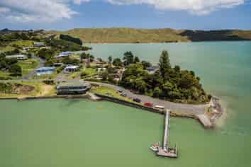 700 Te Waitere Road, Taharoa