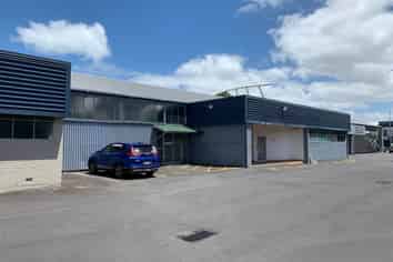 CARR ROAD TRADE RETAIL