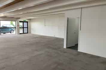 176M² STODDARD RETAIL