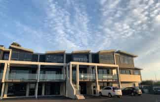 BOUTIQUE OFFICES, STUNNING VIEW