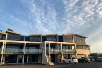 BOUTIQUE OFFICES, STUNNING VIEW