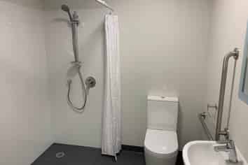 220M² REFURBISHED OFFICE