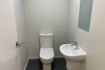 220M² REFURBISHED OFFICE