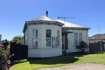 Commercial Shed + House!