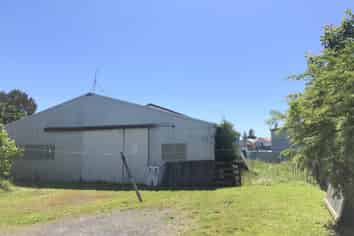 Commercial Shed + House!