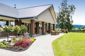 667 Paisley Road, Greenfield