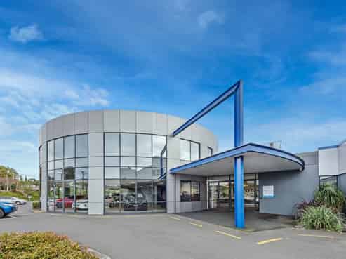 Standalone, Showroom Quality