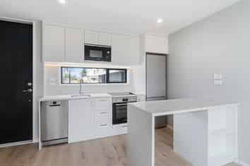 20/32 Koro Lane, Mangere Bridge