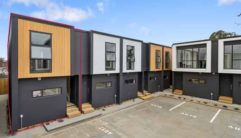 20/32 Koro Lane, Mangere Bridge