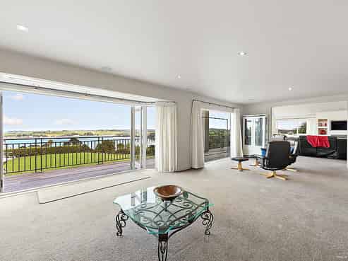 170 Wade River Road, Whangaparaoa
