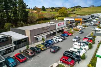 Food retail with kitchen fit-out 