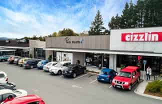 Food retail with kitchen fit-out 