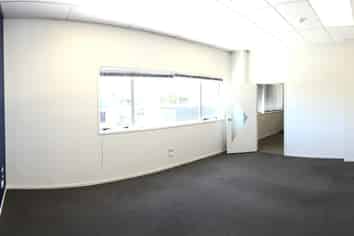 126 sqm tidy office on Carr road