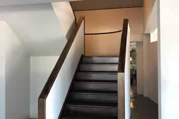 126 sqm tidy office on Carr road