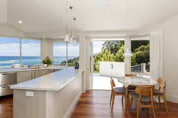 65 The Cliffs, Britannia Heights