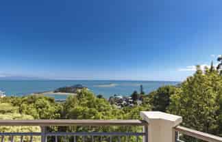 65 The Cliffs, Britannia Heights