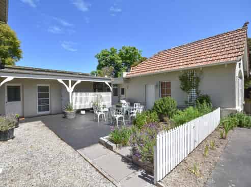 24 Melrose Street, Roslyn