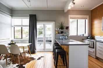 19 Old Lake Road, Narrow Neck