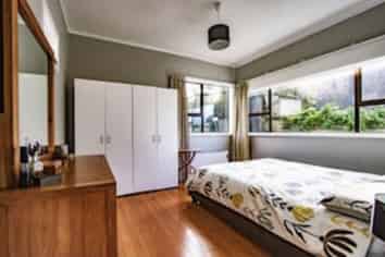 19 Old Lake Road, Narrow Neck