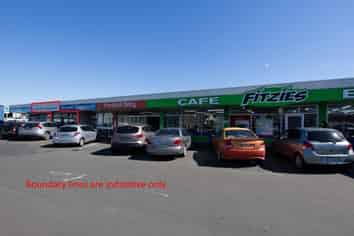 Great retail space in bustling shopping centre