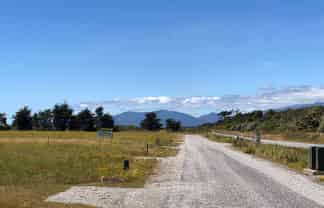 33 Fox Moth Drive, Haast