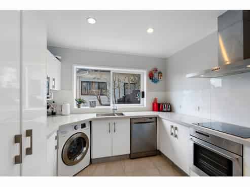 2/272 Glamorgan Drive, Torbay