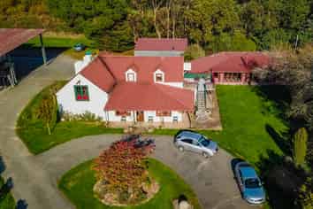 Restaurant, cellar door, function centre
