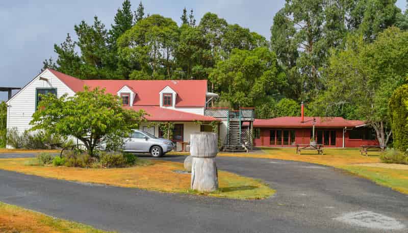 340 Gladstone Road, Gladstone