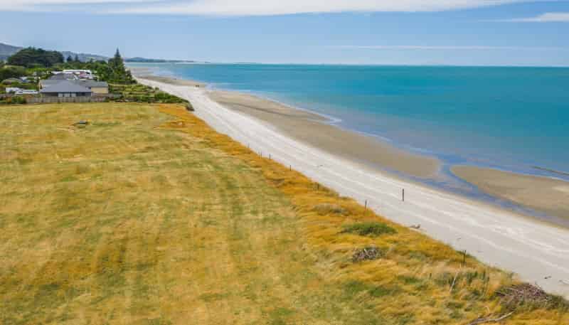 1060 Collingwood-Puponga Main Road, 