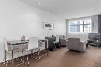 2C/8 Heather Street, Parnell