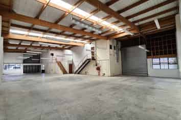 CBRE - Strandalone Warehouse and Office Available 