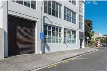 Modern Office/Retail Ground Floor in Newton