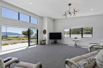 12 Takahe Drive, Paraparaumu Beach