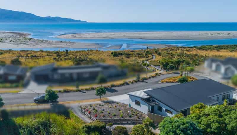 12 Takahe Drive, Paraparaumu Beach